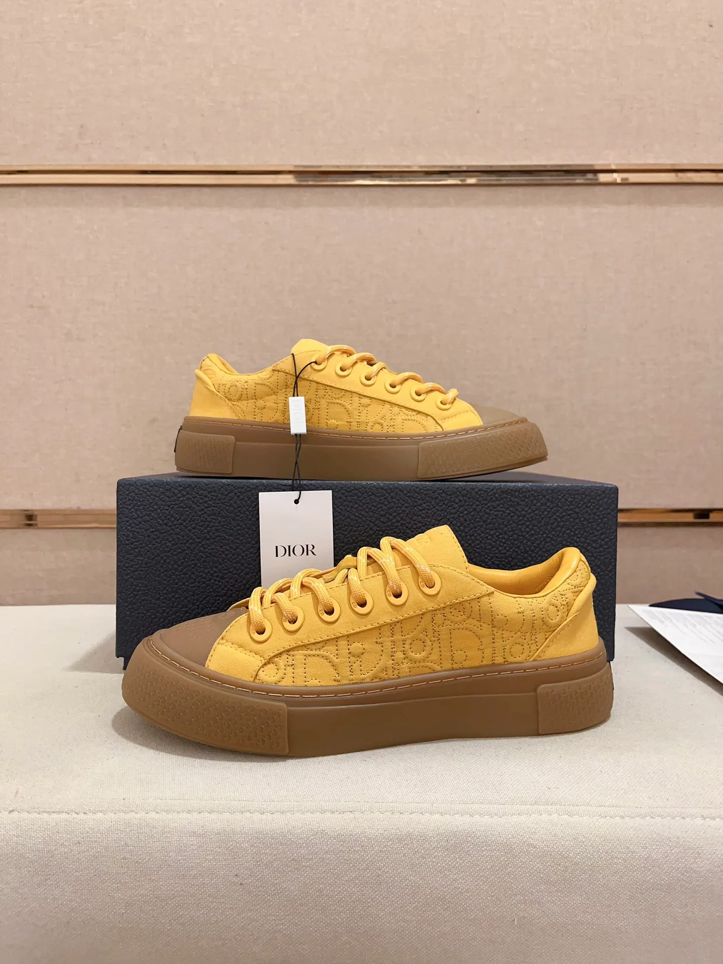 Men's shoes 💰: 680💰 [Dior·Dior] Top 🔍Couple model 💏🔍New casual sports style couple shoes, new four-season design, perfect workmanship, lace-up lazy style to create cabinet quality, upper: imported first-layer cowhide, sheepskin lining is soft and comfortable, ultra-light TPU wear-resistant outsole, simple, versatile fashion men's shoes, excellent color code number 35--44